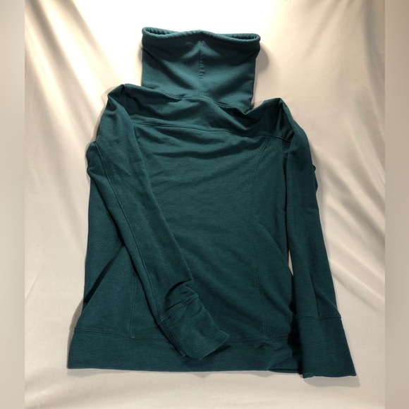 Woman’s under amour fleece hunter green slouchy neck sweater w/drawstring sizeXS - Picture 3 of 5
